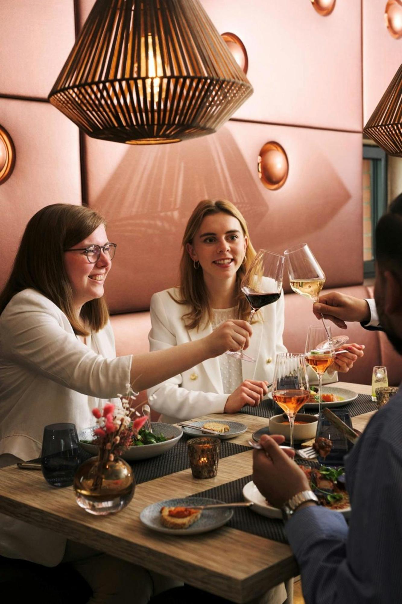 The Westin Hamburg Elbphilharmonie Hotel Exterior photo The restaurant in 2019